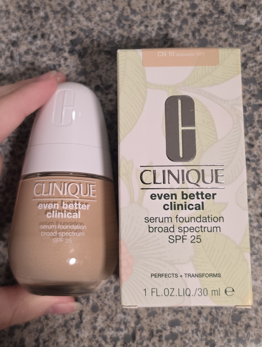NWT Clinique Even Better Clinical Serum Foundation